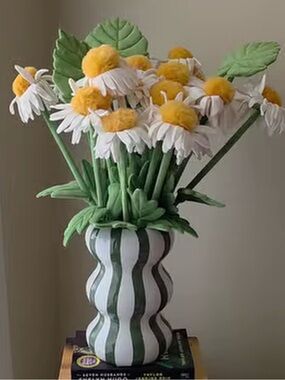 CJ Hendry plush flowers set of 3 daisies